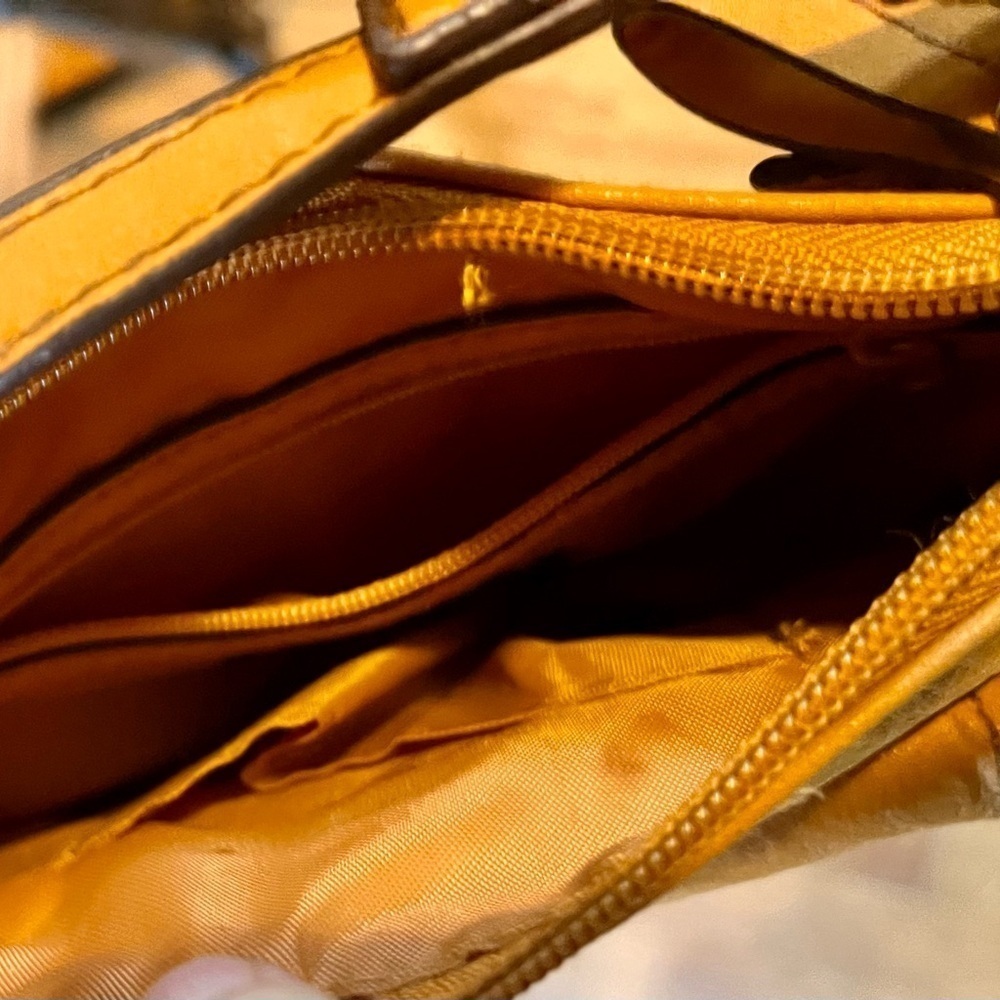 Bueno VTG Mustard Yellow Leather Crossbody Purse Silver Turn Lock Shoulder Bag - Picture 8 of 12